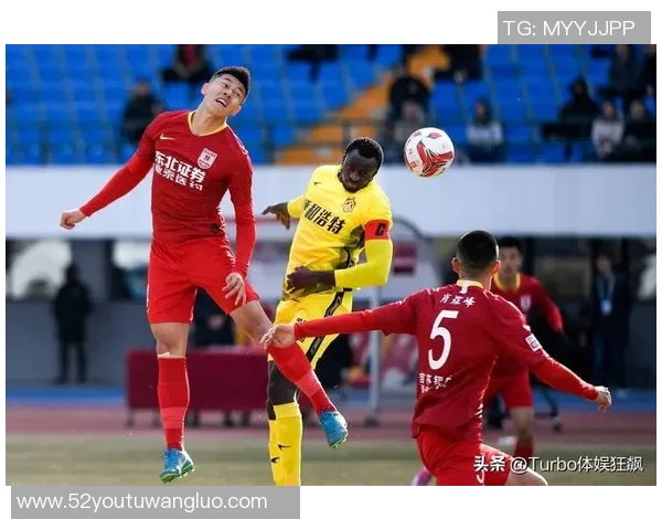 足球明星因涉嫌违法被警方拘留引发球迷热议与媒体关注 足球明星因涉嫌违法被警方拘留引发球迷热议与媒体关注